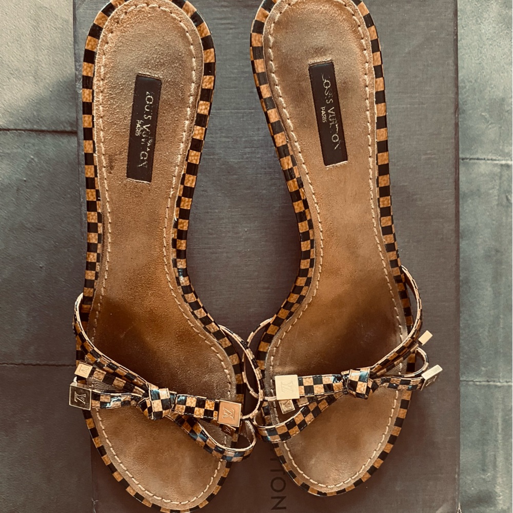 Louis Vuitton kitten heels